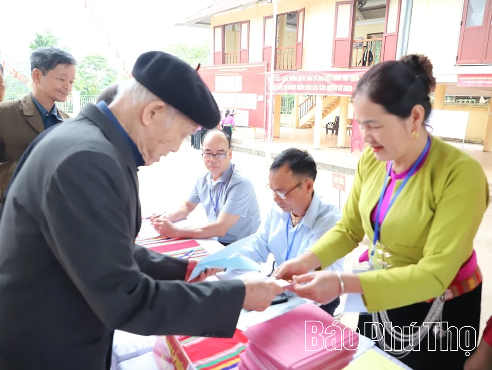4 xã vùng cao Phú Thọ hoàn thành việc bỏ phiếu sớm với 100% cử tri tham gia