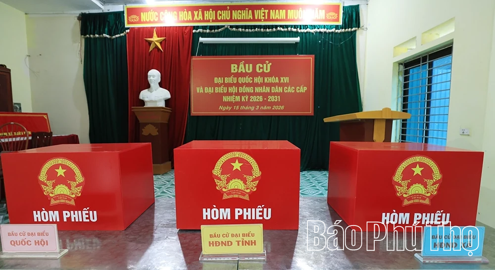 Phó Chủ tịch UBND tỉnh Phan Trọng Tấn kiểm tra công tác chuẩn bị bầu cử tại xã Xuân Viên