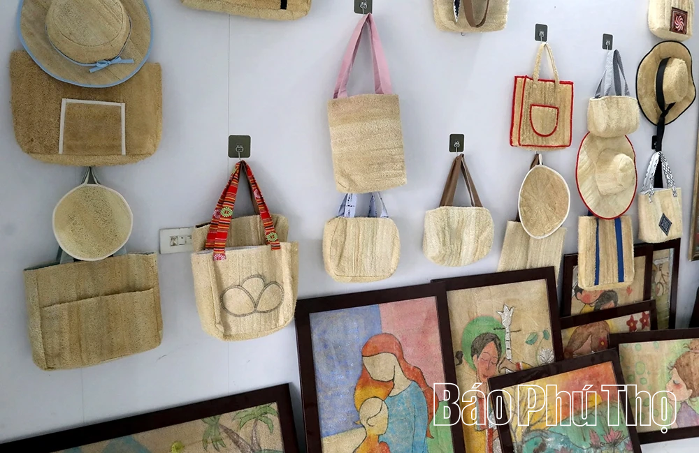 Cô gái Mường “thổi hồn” vào xơ mướp vùng cao