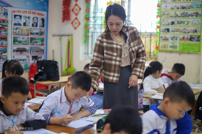 Nhóm giáo viên hợp đồng nào được tăng lương theo lương cơ sở?