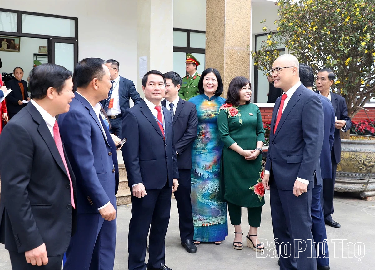 Bí thư Tỉnh ủy Phạm Đại Dương thăm, động viên lực lượng làm công tác bầu cử phường Việt Trì và Trung tâm điều hành, thông tin công tác bầu cử tỉnh
