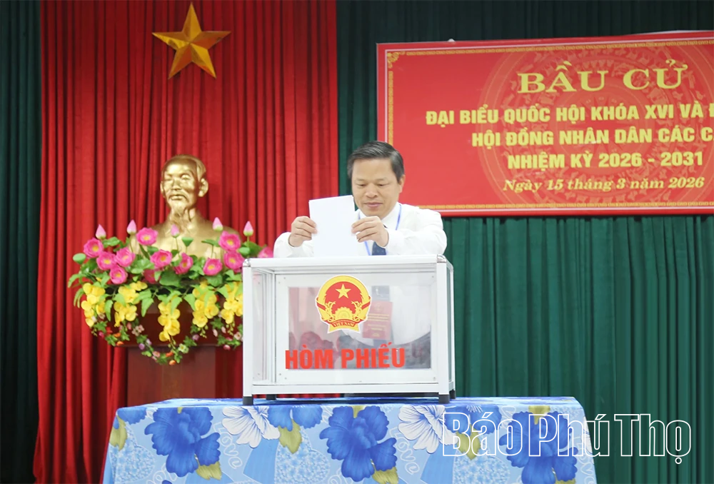 Lãnh đạo tỉnh dự lễ khai mạc và bỏ phiếu bầu cử đại biểu Quốc hội và đại biểu HĐND các cấp