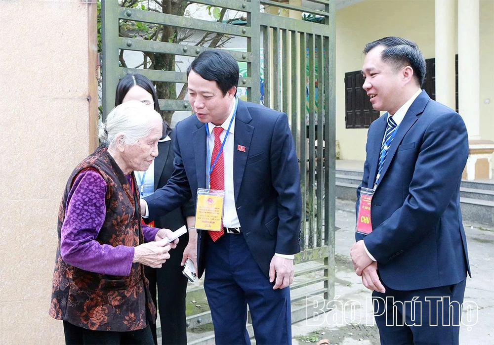 Lãnh đạo tỉnh dự lễ khai mạc và bỏ phiếu bầu cử đại biểu Quốc hội và đại biểu HĐND các cấp