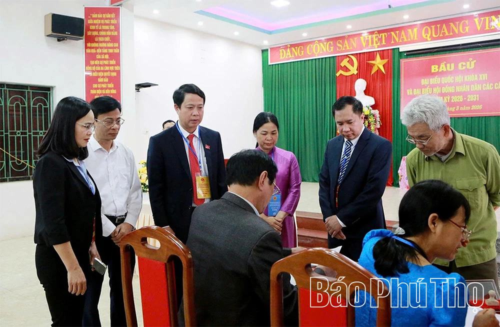 Lãnh đạo tỉnh dự lễ khai mạc và bỏ phiếu bầu cử đại biểu Quốc hội và đại biểu HĐND các cấp