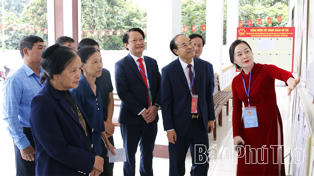 Lãnh đạo tỉnh dự lễ khai mạc và bỏ phiếu bầu cử đại biểu Quốc hội và đại biểu HĐND các cấp