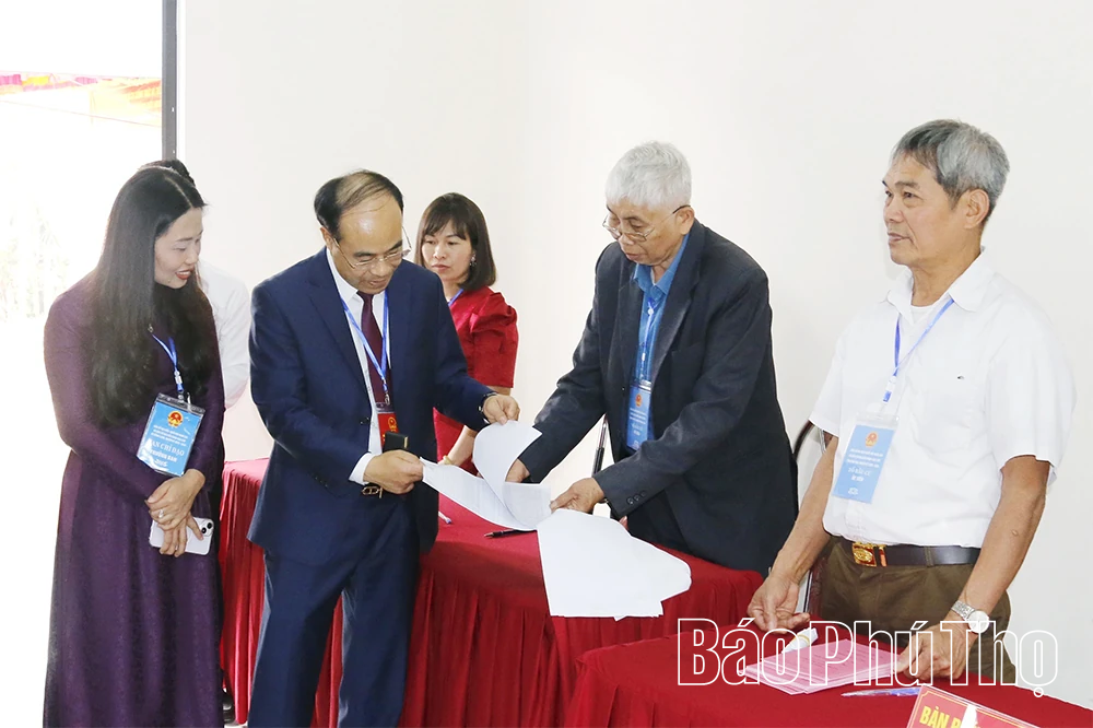 Lãnh đạo tỉnh dự lễ khai mạc và bỏ phiếu bầu cử đại biểu Quốc hội và đại biểu HĐND các cấp