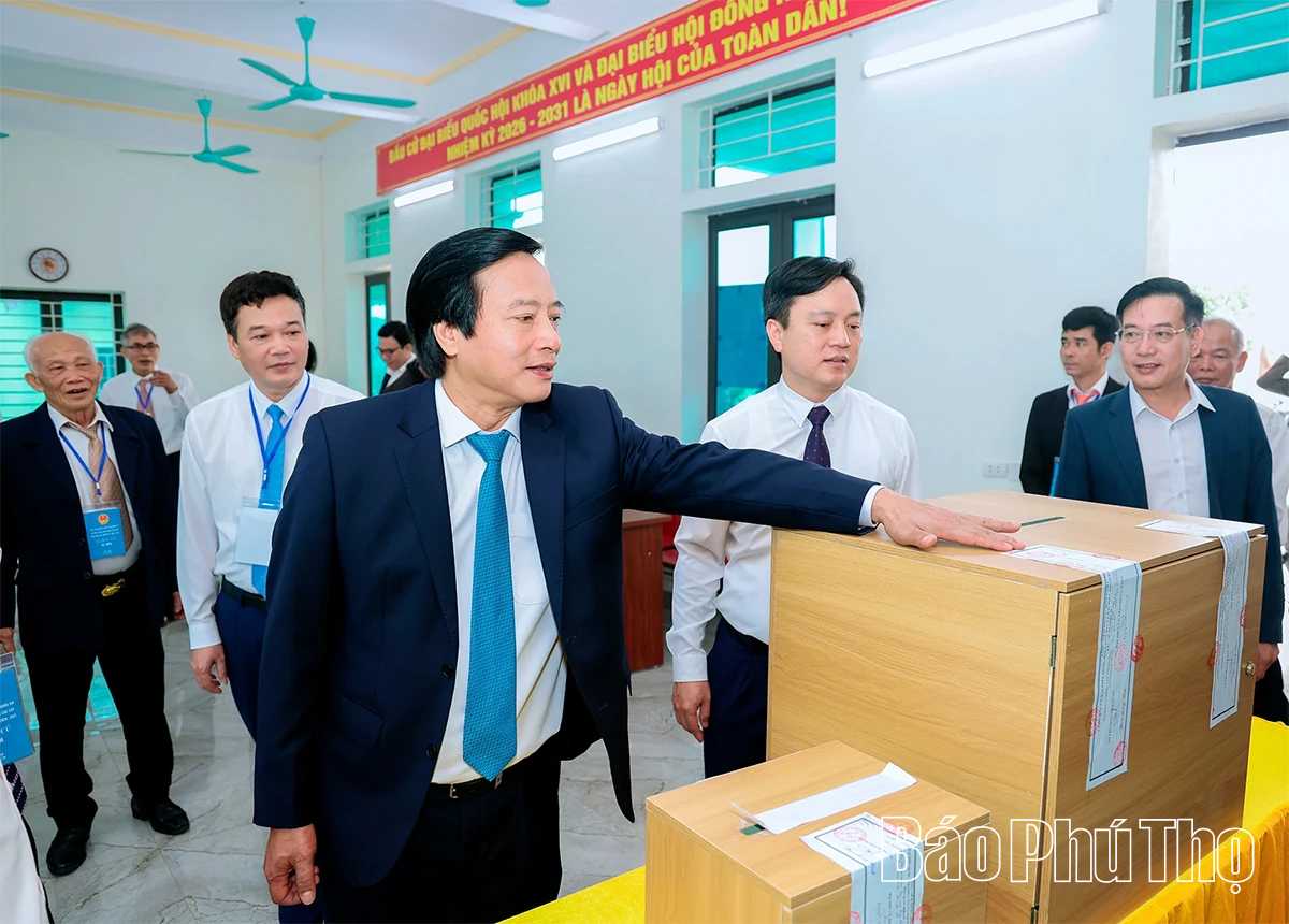 Phó Bí thư Tỉnh ủy Nguyễn Mạnh Sơn kiểm tra công tác bầu cử tại nhiều địa phương