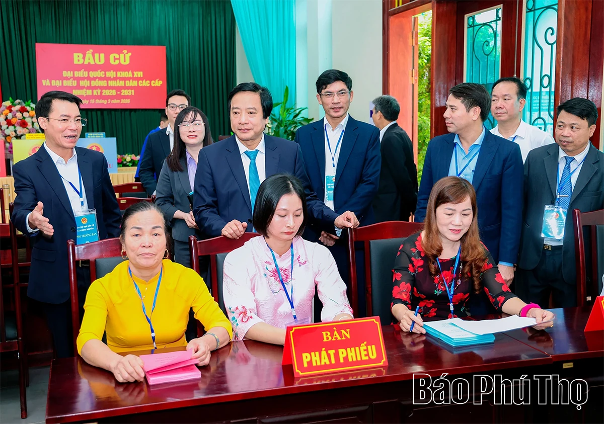 Phó Bí thư Tỉnh ủy Nguyễn Mạnh Sơn kiểm tra công tác bầu cử tại nhiều địa phương