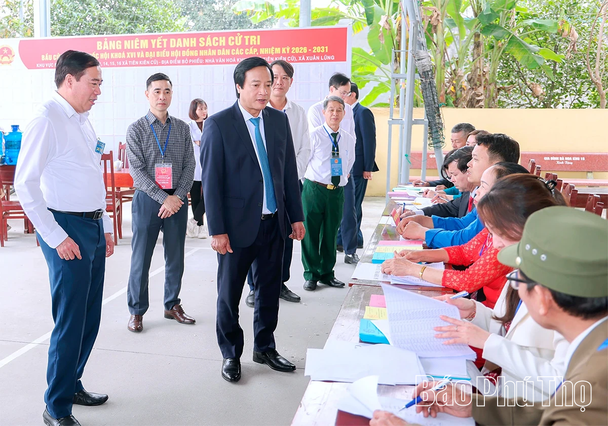 Phó Bí thư Tỉnh ủy Nguyễn Mạnh Sơn kiểm tra công tác bầu cử tại nhiều địa phương