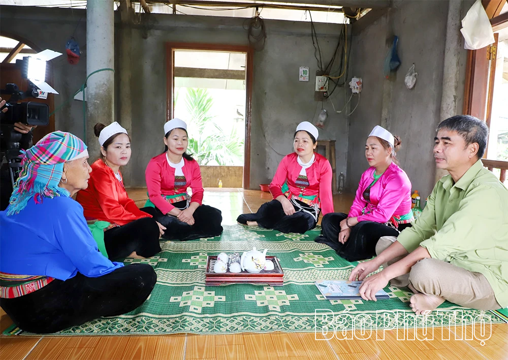 Đoàn ĐBQH tỉnh giám sát công tác triển khai bầu cử tại các xã Thượng Cốc, Đại Đồng, Mường Bi và Toàn Thắng