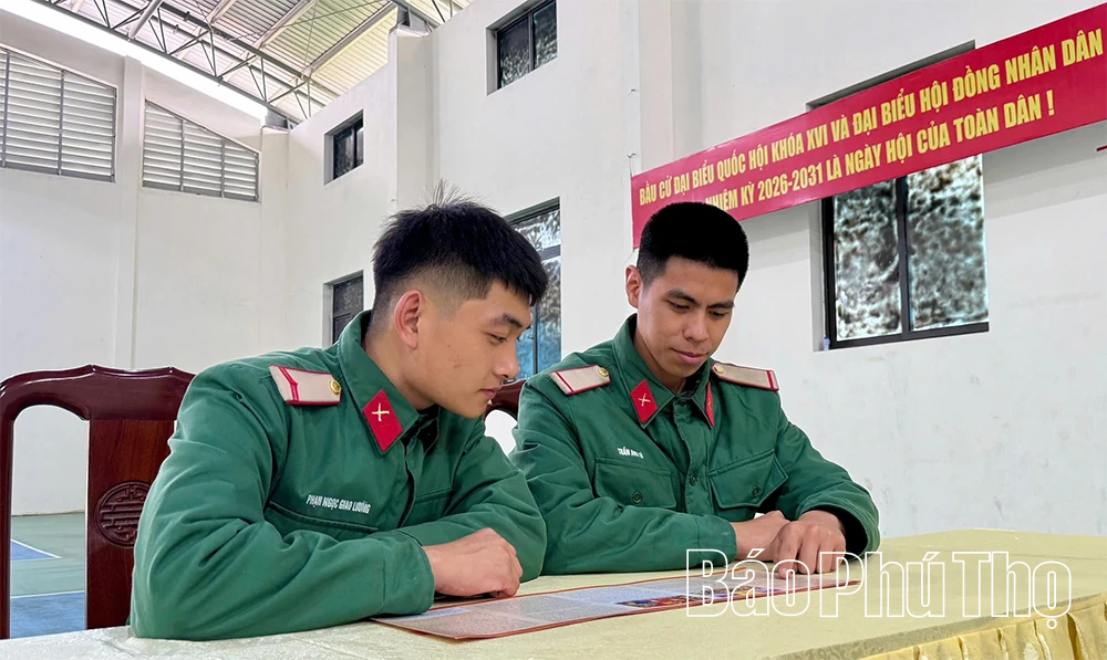 Các đơn vị quân đội sẵn sàng cho ngày bầu cử