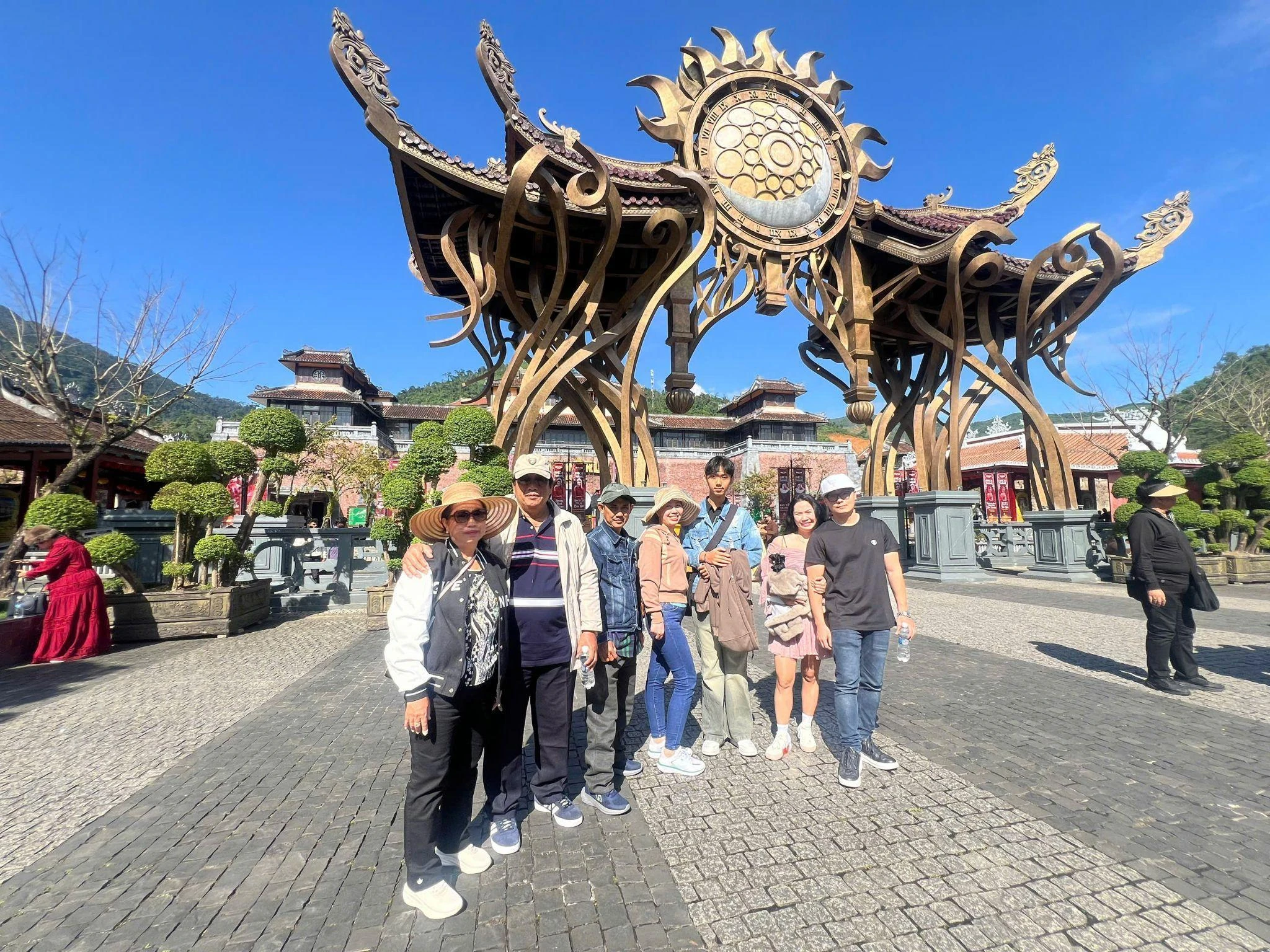 Đặt vé Bà Nà Hill khuyến mãi qua NGỌC THẠCH TRAVEL: Giải pháp tiết kiệm, tiện lợi cho du khách