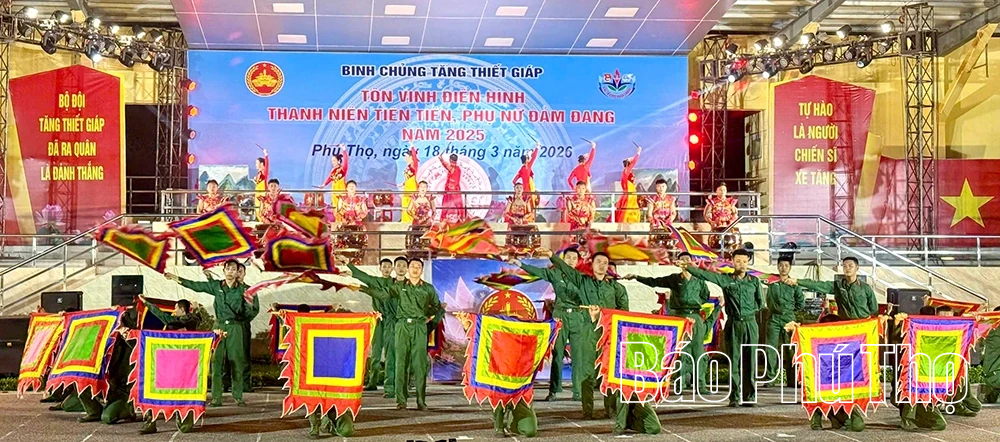 Binh chủng Tăng thiết giáp tôn vinh điển hình thanh niên tiên tiến, phụ nữ đảm đang