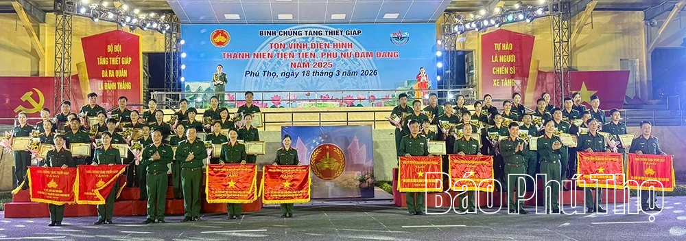 Binh chủng Tăng thiết giáp tôn vinh điển hình thanh niên tiên tiến, phụ nữ đảm đang