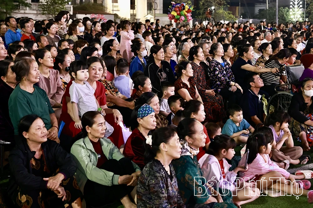 Rực rỡ đêm nghệ thuật chào mừng thành cuộc công bầu cử