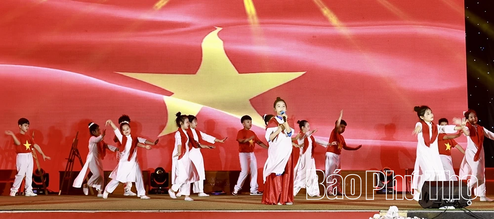 Rực rỡ đêm nghệ thuật chào mừng thành cuộc công bầu cử