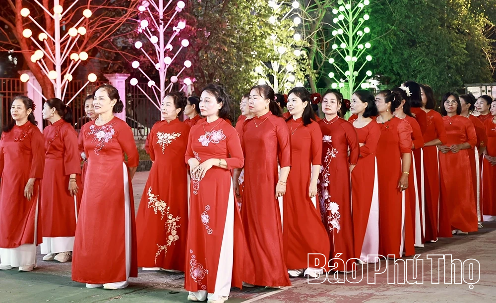 Rực rỡ đêm nghệ thuật chào mừng thành cuộc công bầu cử