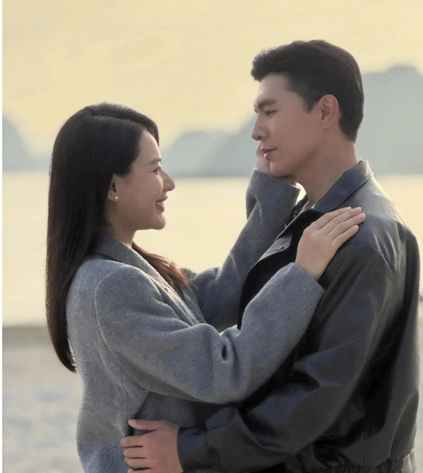 Cặp đôi phim giờ vàng gây sốt với điệu nhảy “xua đuổi”, hút 7 triệu view