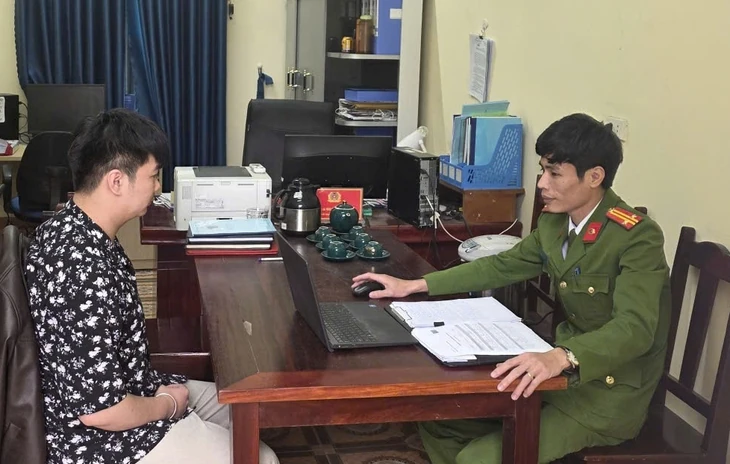 Thanh niên lừa sư thầy, sư cô làm thủ tục đi du lịch Hàn Quốc để chiếm đoạt tiền