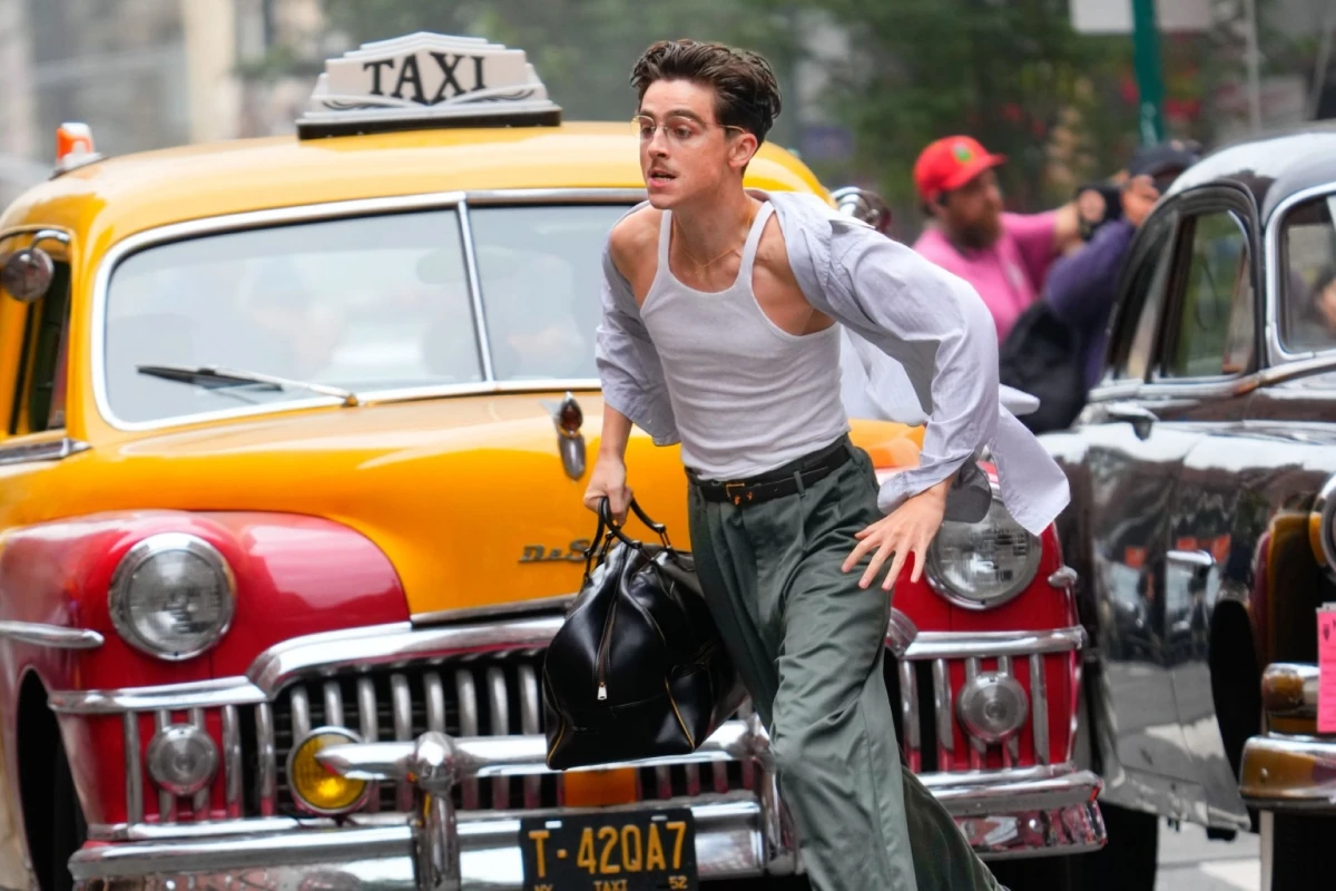 Timothée Chalamet tại Oscar 2026: Trượt giải nhưng không trượt bước