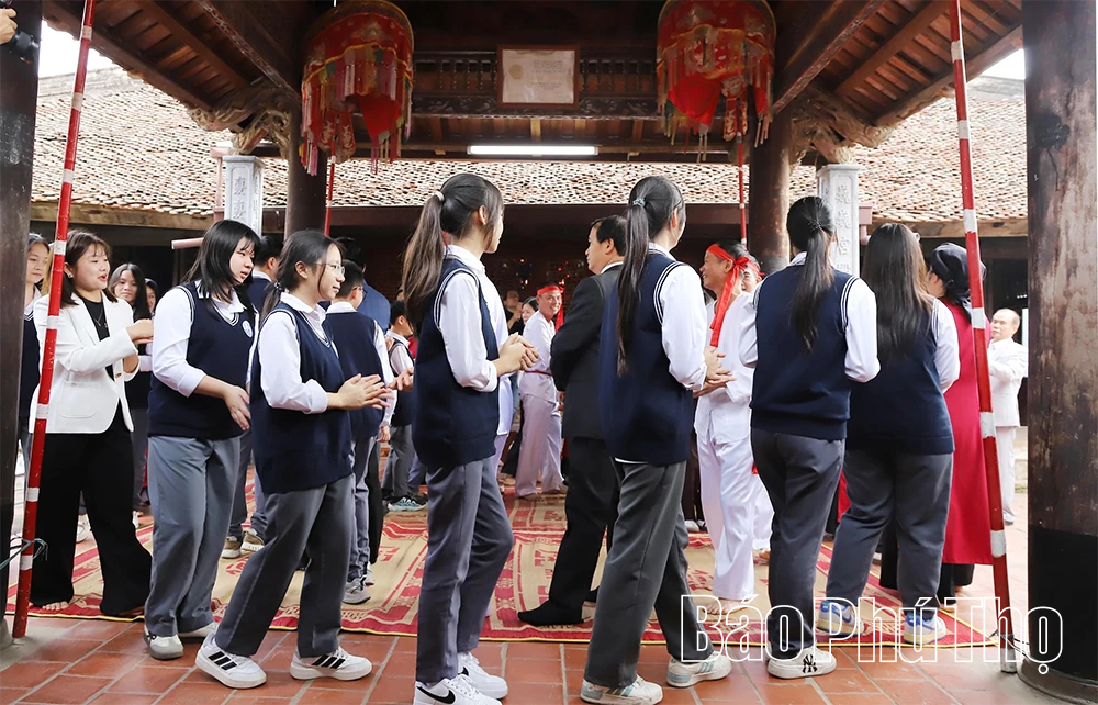 Qua miền di sản