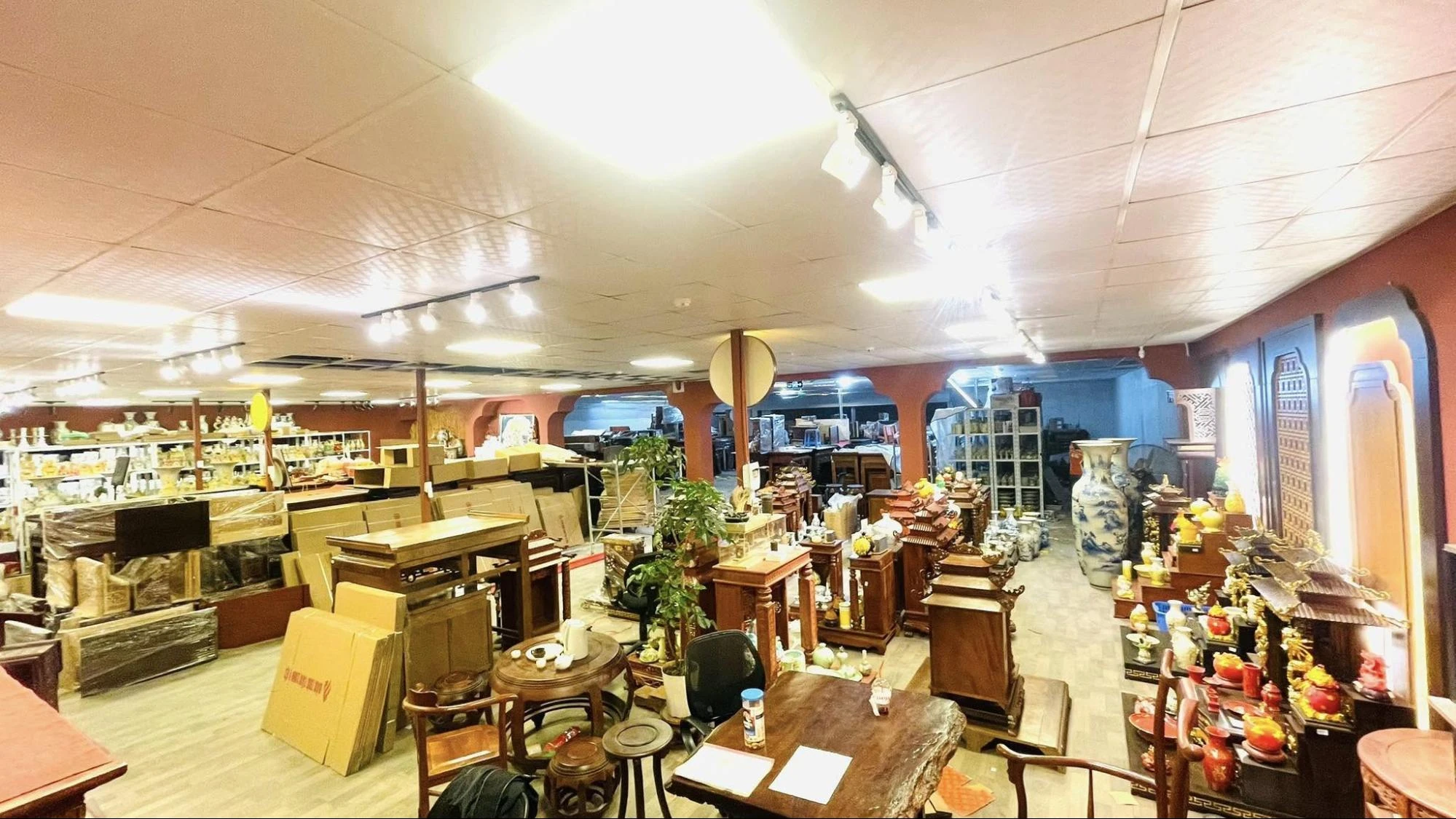 Xưởng Bàn Thờ Tâm Linh Việt: Đơn vị sản xuất và cung ứng bàn thờ lớn nhất miền Bắc