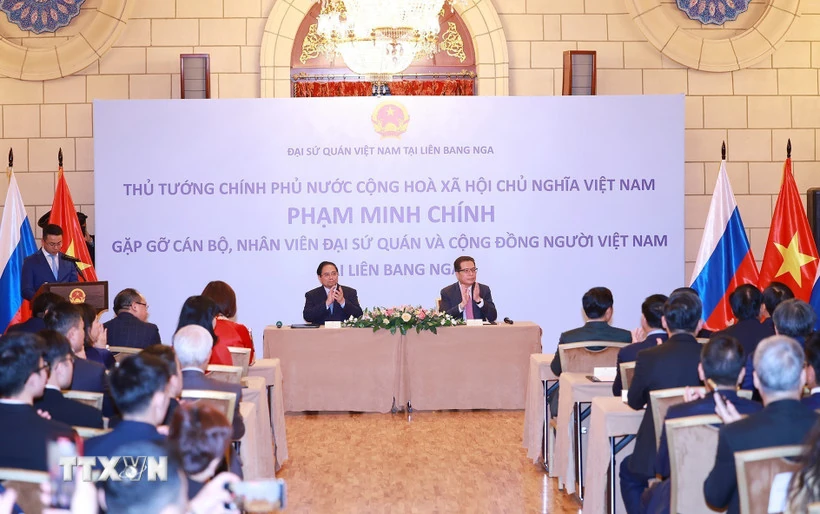 Thủ tướng Phạm Minh Chính gặp gỡ cộng đồng người Việt Nam tại LB Nga