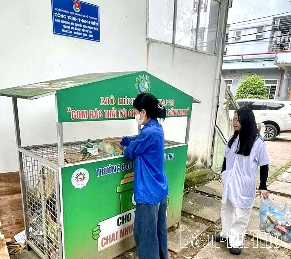 Áo xanh ở Cao đẳng y Phú Thọ