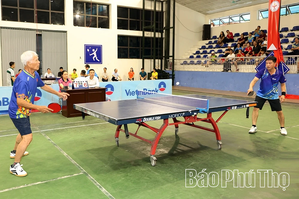 90 vận động viên tham gia Đại hội Thể dục thể thao phường Hòa Bình lần thứ I