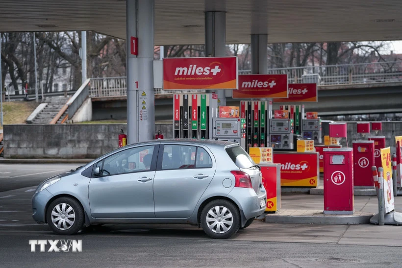 Giá dầu tăng vọt do lo ngại nghiêm trọng về nguồn cung năng lượng toàn cầu