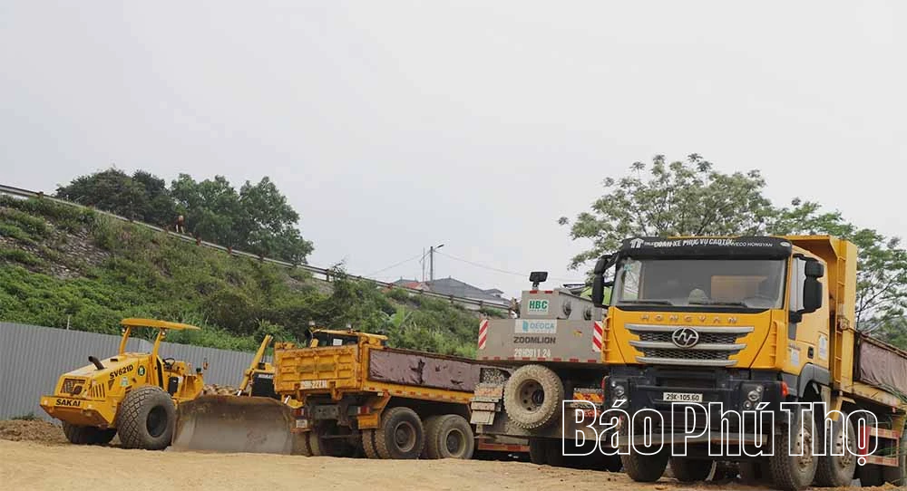 Cận cảnh sửa chữa cầu Sông Lô