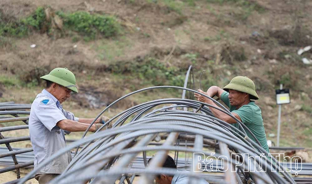 Cận cảnh sửa chữa cầu Sông Lô