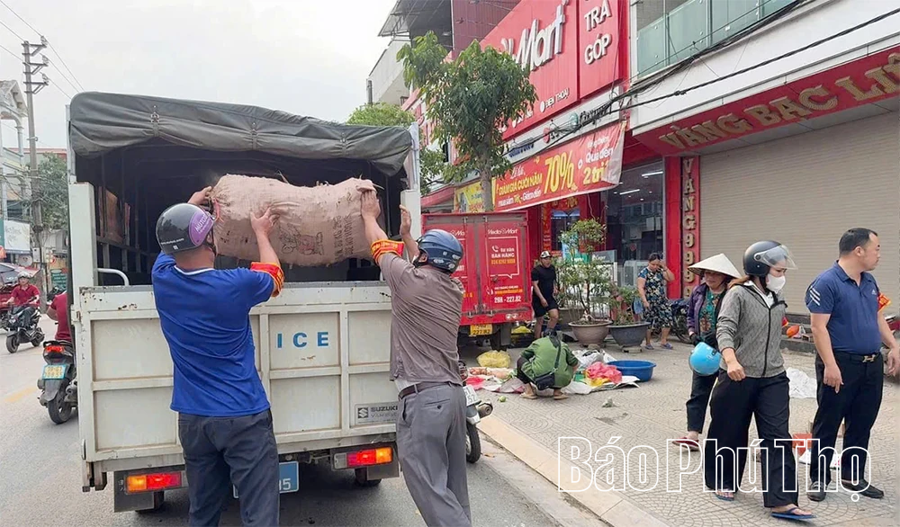 Cẩm Khê tăng cường giải tỏa hành lang, bảo đảm an toàn giao thông