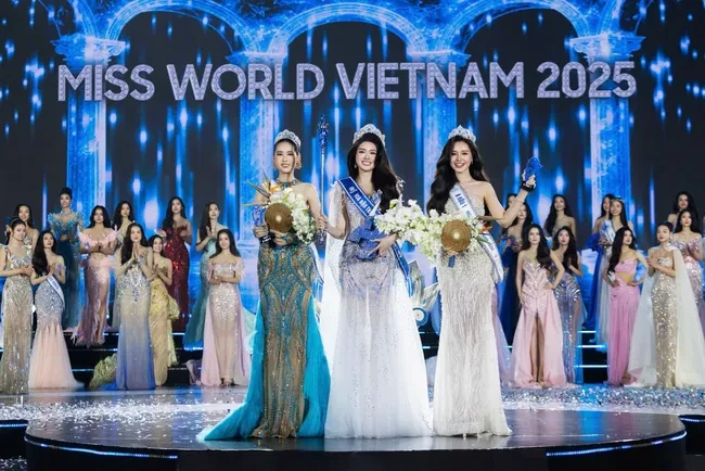 Phan Phương Oanh đăng quang Miss World Việt Nam 2026