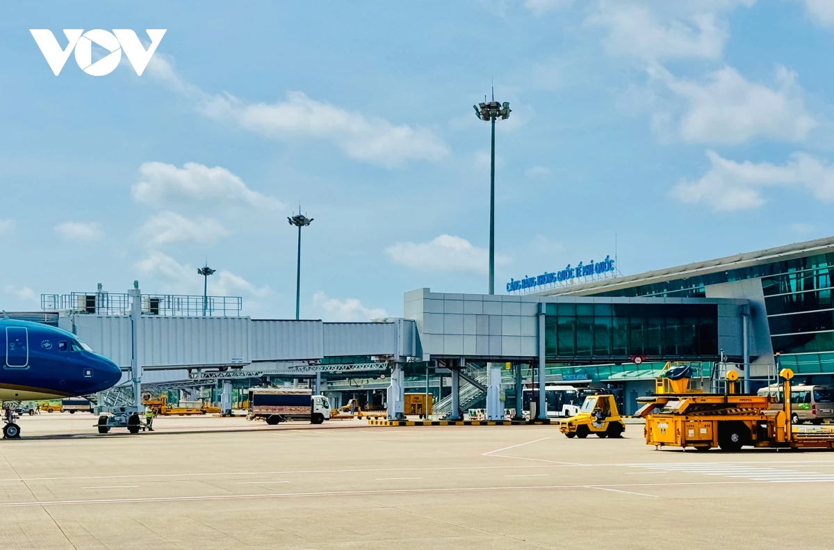 Áp lực giá vé máy bay tăng cao, du lịch nội địa tìm hướng đi mới