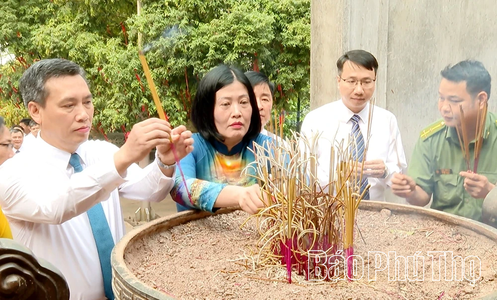 Xã Đông Thành dâng hương tưởng niệm các Vua Hùng