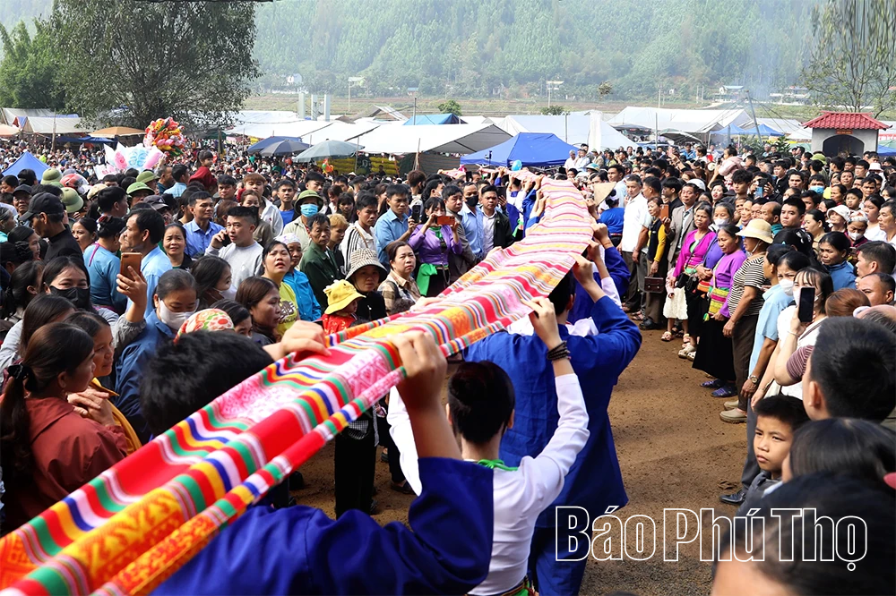 Giữ hồn Mường Khênh qua lễ hội Đình Khênh