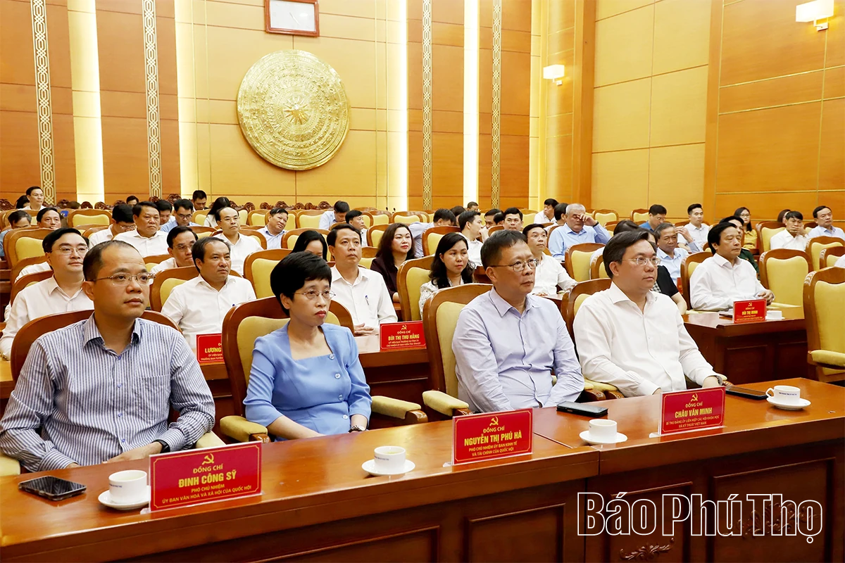 Gặp mặt đại biểu Quốc hội khóa XVI và chia tay đại biểu Quốc hội khóa XV không tái cử