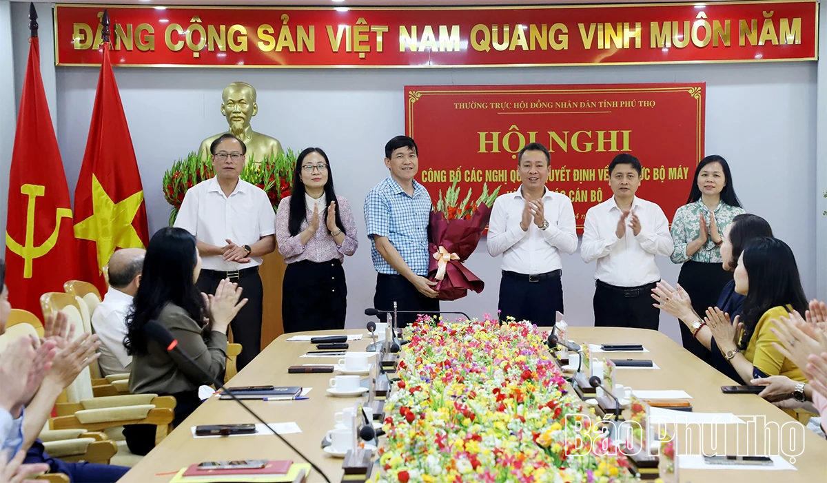 Thường trực HĐND tỉnh Phú Thọ công bố các nghị quyết, quyết định về công tác cán bộ