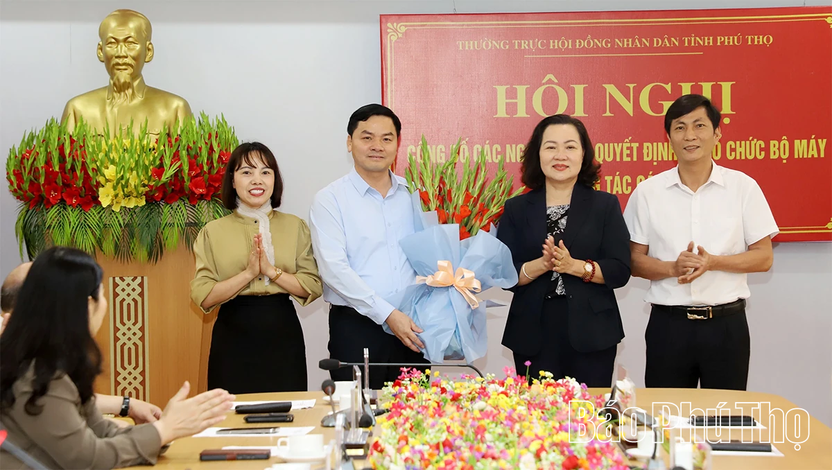 Thường trực HĐND tỉnh Phú Thọ công bố các nghị quyết, quyết định về công tác cán bộ