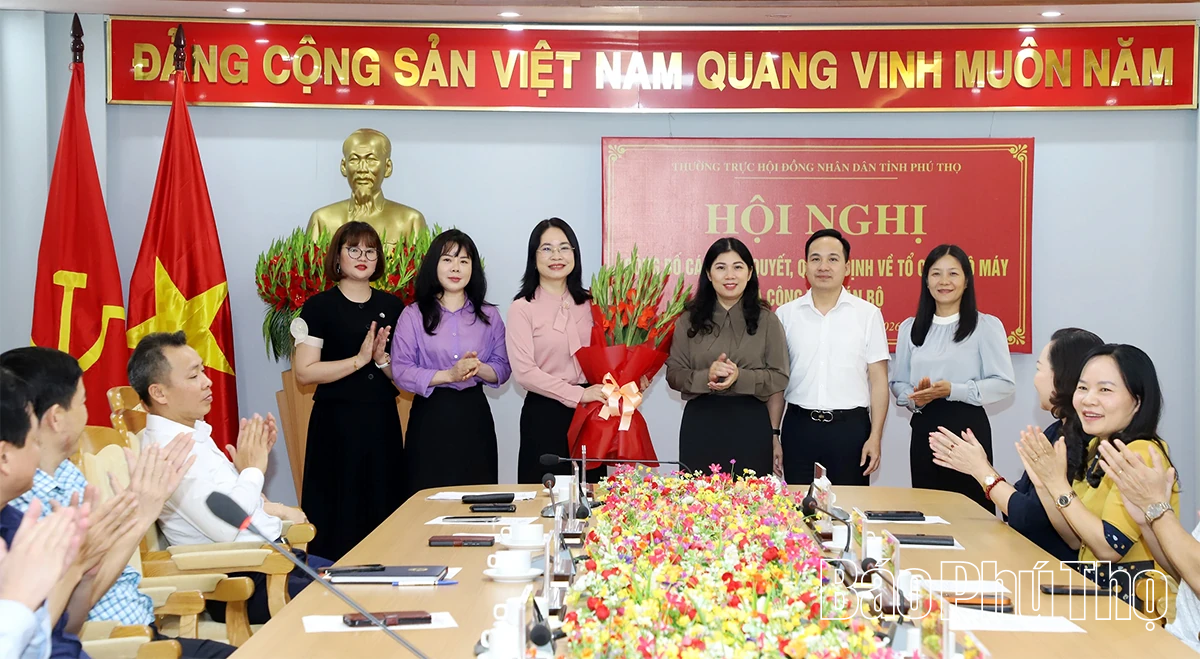 Thường trực HĐND tỉnh Phú Thọ công bố các nghị quyết, quyết định về công tác cán bộ