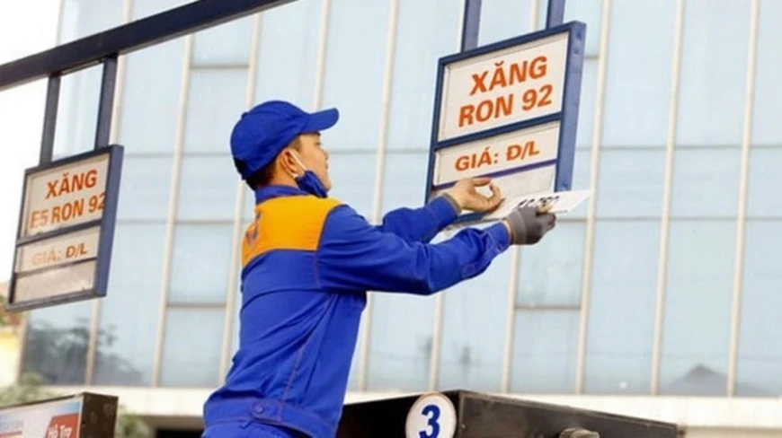Giá xăng dầu hôm nay (4-4): Giá dầu thế giới tăng sốc