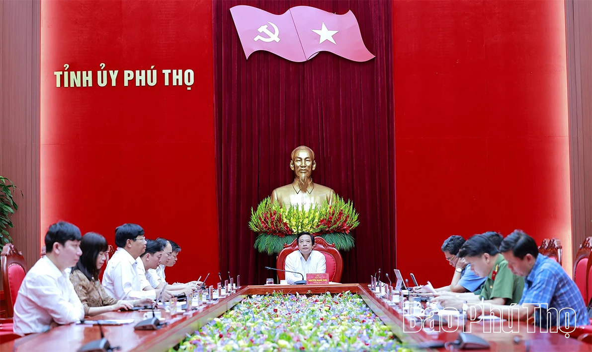 Sơ kết thực hiện 6 nghị quyết của Bộ Chính trị về phát triển kinh tế, xã hội và đảm bảo quốc phòng, an ninh