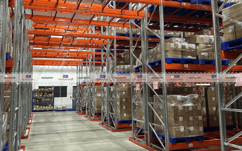 Kệ Công Nghiệp VNT lắp đặt kệ kho vật tư quản lý kho sản xuất
