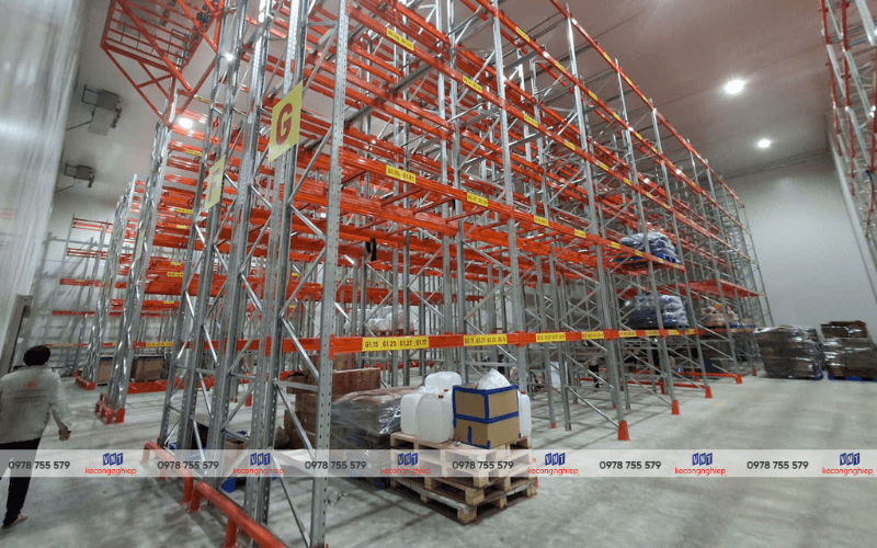 Kệ Công Nghiệp VNT lắp đặt kệ kho vật tư quản lý kho sản xuất