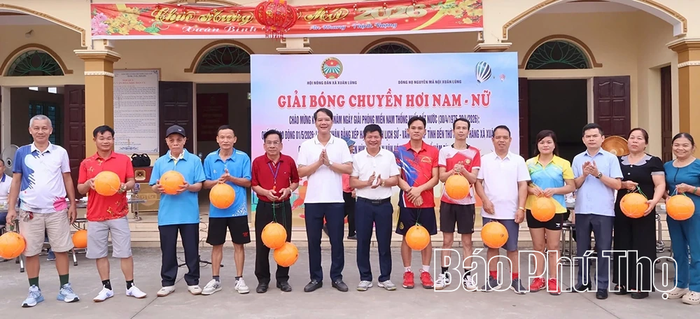 Xuân Lũng: Hơn 100 vận động viên tham gia giải bóng chuyền hơi