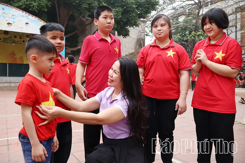 Quan tâm hỗ trợ người khuyết tật hòa nhập cộng đồng