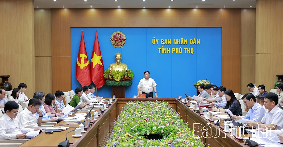 Chủ tịch UBND tỉnh Trần Duy Đông: Thủ trưởng các sở, ngành trực tiếp chỉ đạo, quyết liệt triển khai Nghị quyết 57