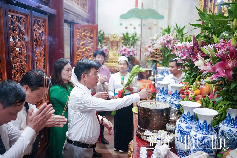 Cụm số 9 tỉnh Phú Thọ dâng hương tưởng niệm các Vua Hùng