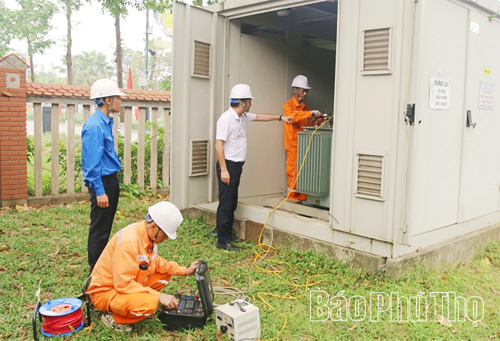 Ra quân giải phóng hành lang an toàn lưới điện phục vụ Giỗ Tổ Hùng Vương